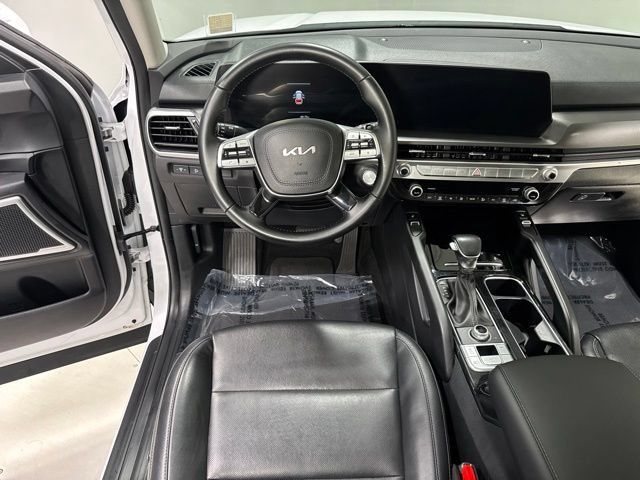 Used 2023 Kia Telluride S AWD/4WD image 16