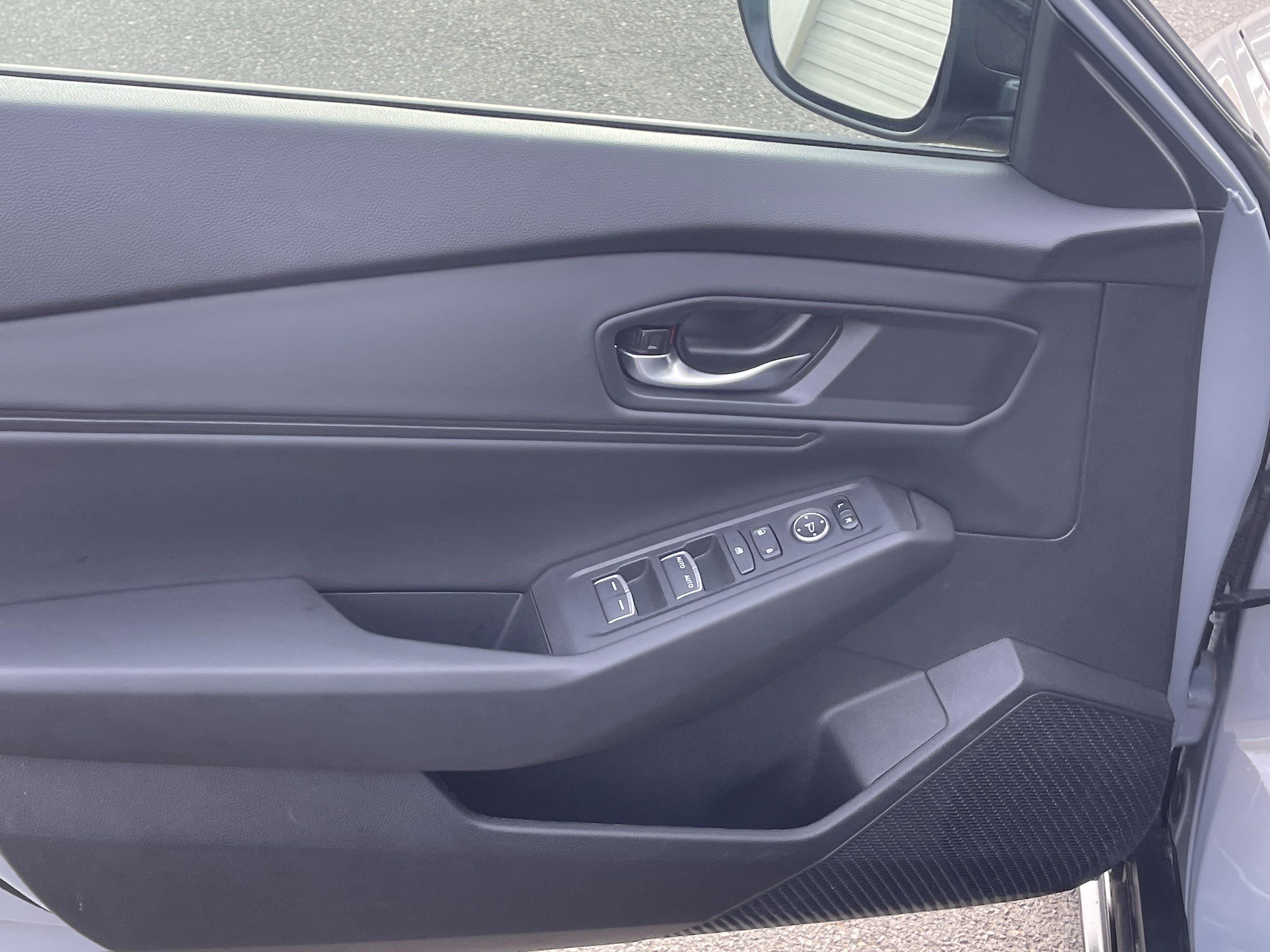 Used 2025 Honda Accord SE image 18