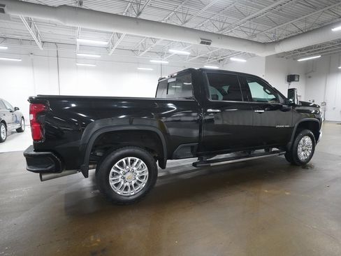 Certified 2022 Chevrolet Silverado 2500 High Country w/ Z71 Off-Road Package image 35