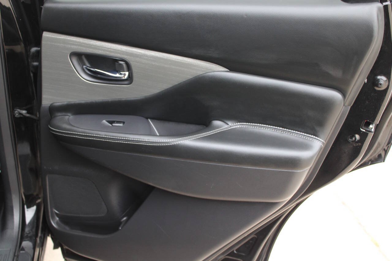 Used 2018 Nissan Murano SV w/ Premium Package AWD/4WD image 9
