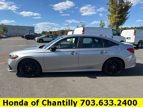 Used 2024 Honda Civic Sport image 4