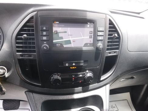 Used 2023 Mercedes-Benz Metris image 17