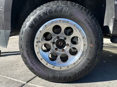 Used 2018 Chevrolet Tahoe LT image 27