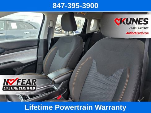 Used 2022 Jeep Compass Sport image 18