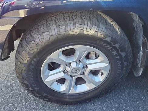 Used 2023 Toyota 4Runner SR5 image 5