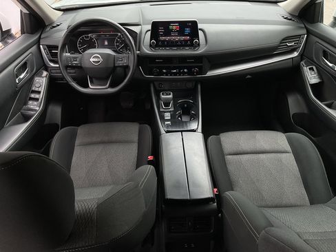 Used 2025 Nissan Rogue SV image 20