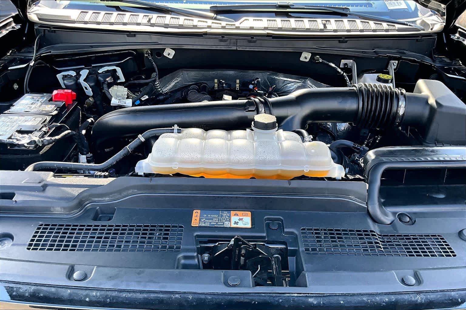 Used 2025 Ford Expedition Active RWD image 32