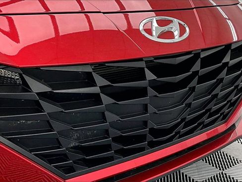 Used 2023 Hyundai Elantra SEL image 28