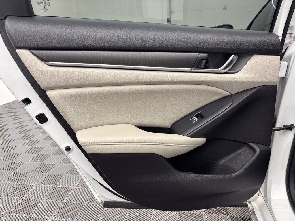 Used 2021 Honda Accord EX-L image 31