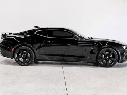 Used 2018 Chevrolet Camaro SS image 5