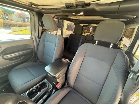 Used 2019 Jeep Wrangler Unlimited Sport S image 29