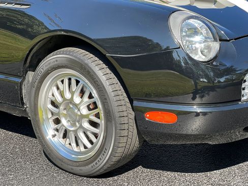 Used 2002 Ford Thunderbird image 11