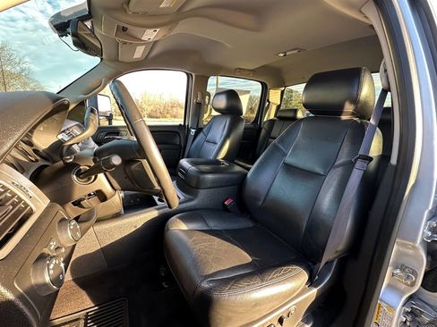 Used 2014 Chevrolet Silverado 2500 LTZ w/ LTZ Plus Package image 24