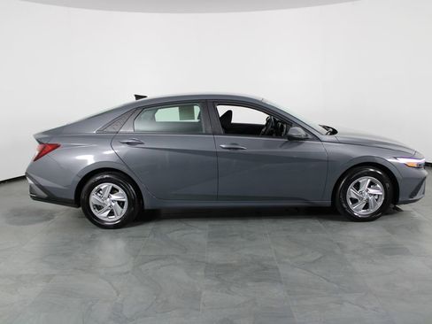 Used 2026 Hyundai Elantra SE image 15