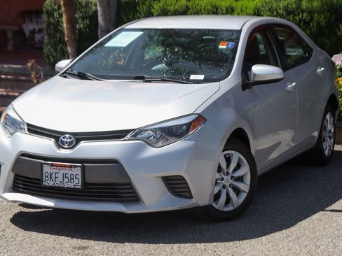 Used 2016 Toyota Corolla LE FWD image 4