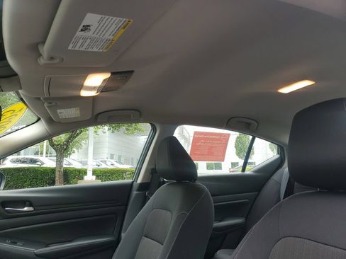 Certified 2025 Nissan Altima 2.5 SV FWD image 15