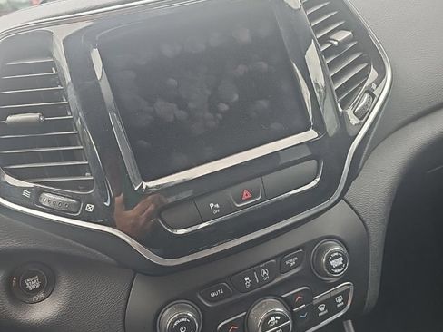 Certified 2019 Jeep Cherokee Limited AWD/4WD image 10
