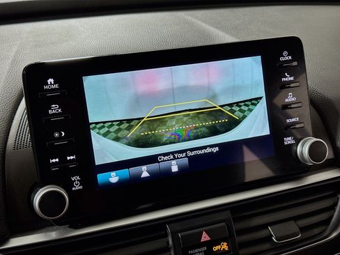 Used 2022 Honda Accord Sport image 2