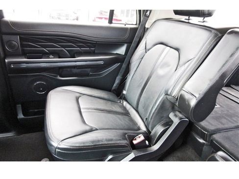 Used 2020 Ford Expedition Platinum image 11