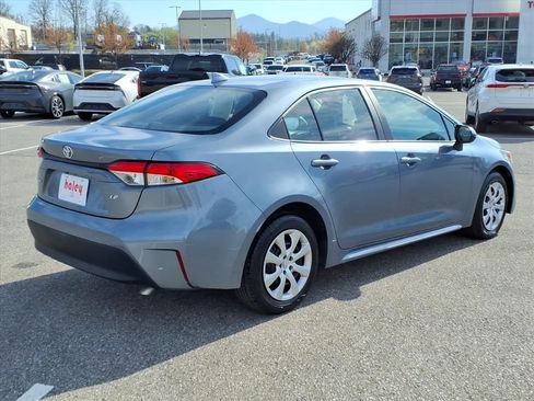 Certified 2025 Toyota Corolla LE image 4