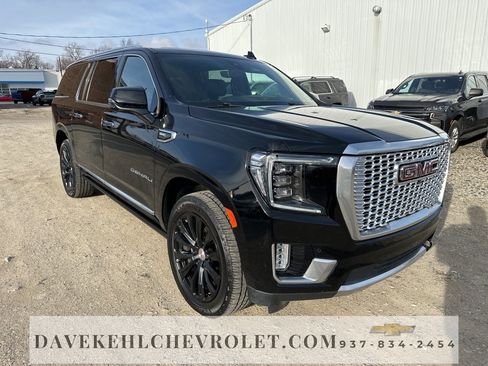 Used 2021 GMC Yukon XL Denali w/ Denali Premium Package image 7