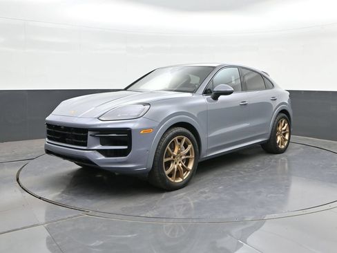 Used 2024 Porsche Cayenne Coupe AWD/4WD image 34