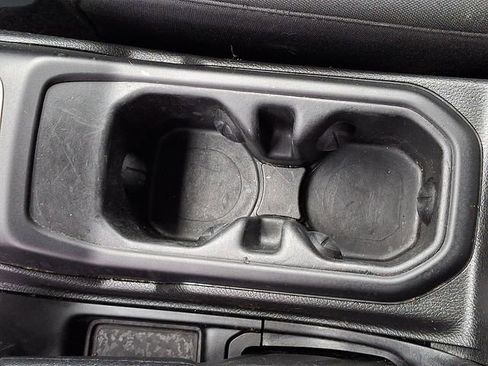 Used 2018 Jeep Wrangler Sport image 27