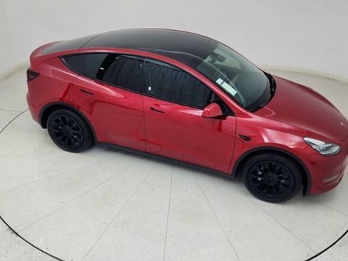 Used 2022 Tesla Model Y Long Range image 74