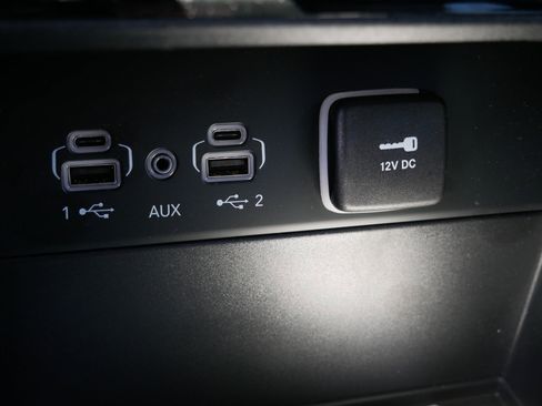 New 2025 Jeep Grand Cherokee L Limited w/ Black Appearance Package AWD/4WD image 16