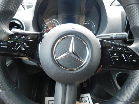 Used 2025 Mercedes-Benz Sprinter 2500 image 17