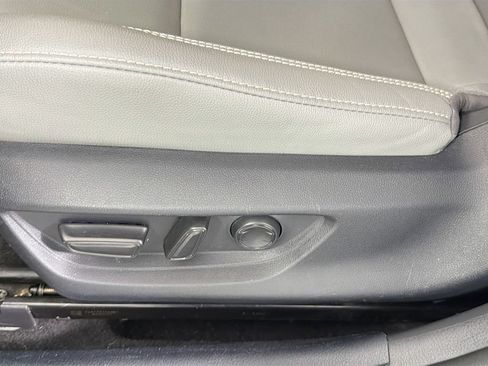 Used 2025 Toyota Camry SE w/ Convenience Package FWD image 21