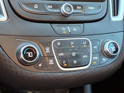 Used 2023 Chevrolet Malibu LT image 25