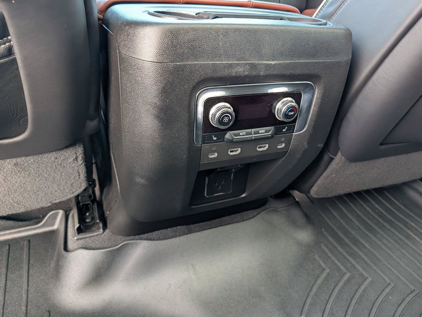 Certified 2023 GMC Yukon XL Denali Ultimate AWD/4WD image 30