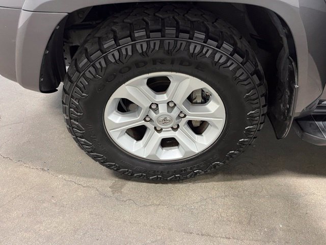 Used 2016 Toyota 4Runner SR5 Premium RWD image 31