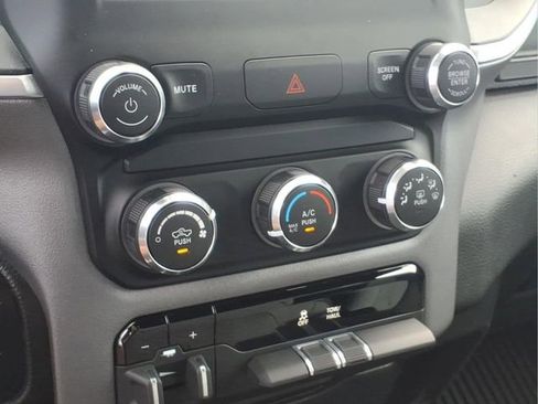 Used 2022 RAM 1500 Big Horn AWD/4WD image 8
