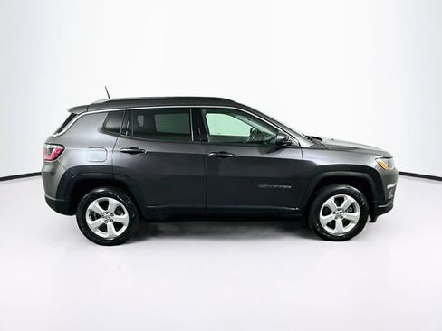 Used 2018 Jeep Compass Latitude w/ Cold Weather Group AWD/4WD image 10