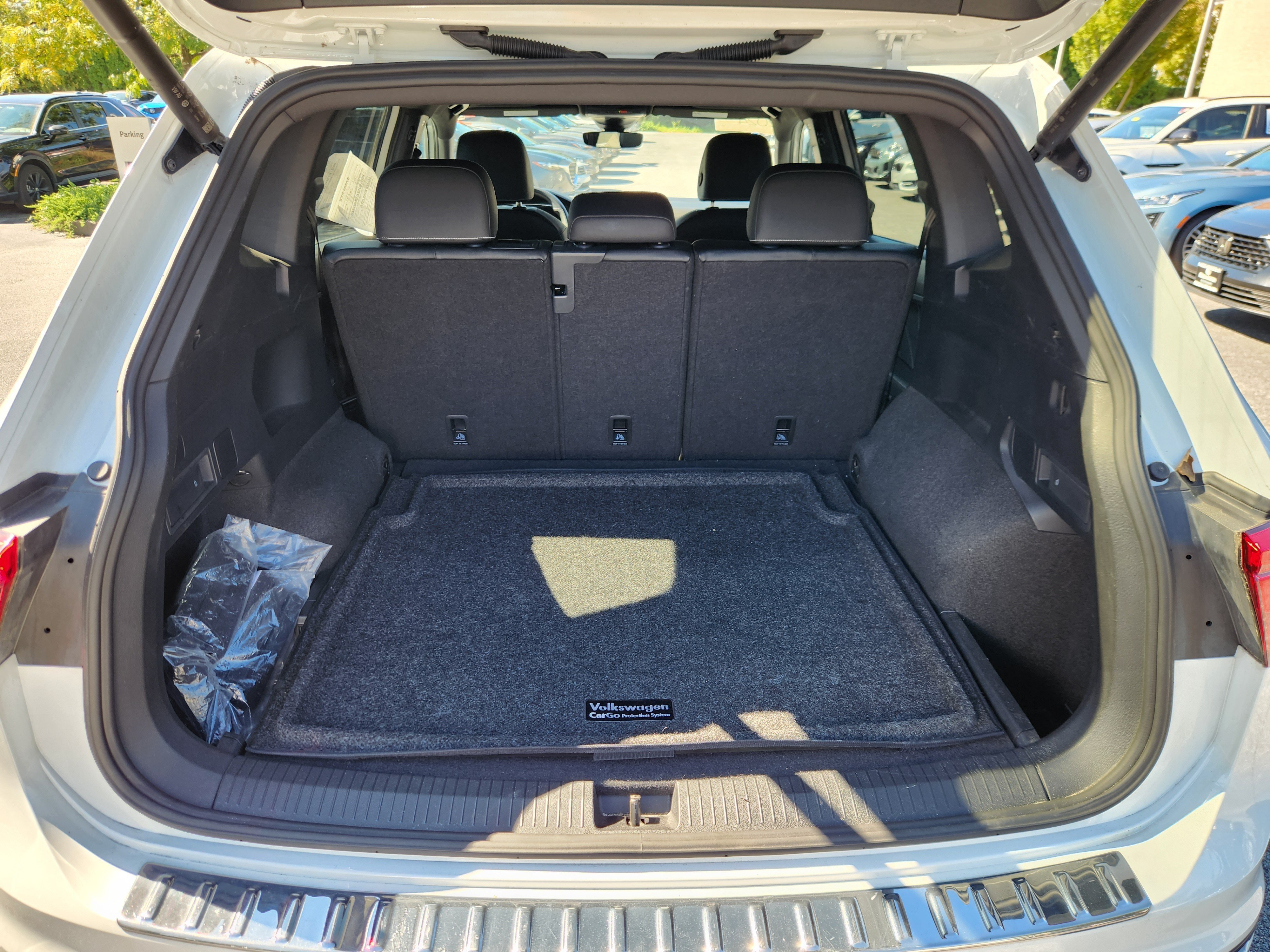 Certified 2024 Volkswagen Tiguan SE R-Line AWD/4WD image 19