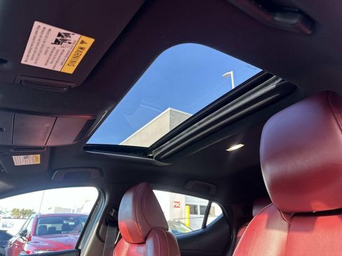 Used 2023 MAZDA MAZDA3 s image 28