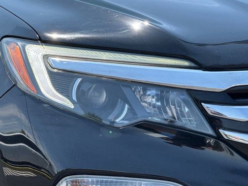 Used 2016 Honda Pilot Touring image 12