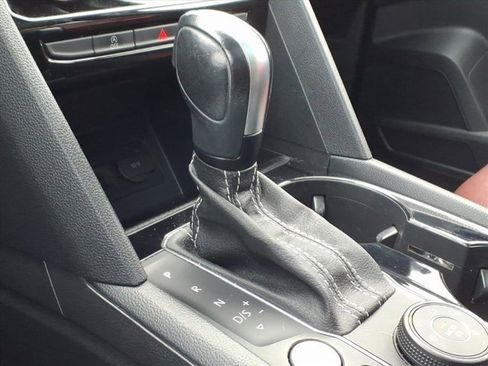 Used 2022 Volkswagen Atlas Cross Sport SEL Premium R-Line image 15