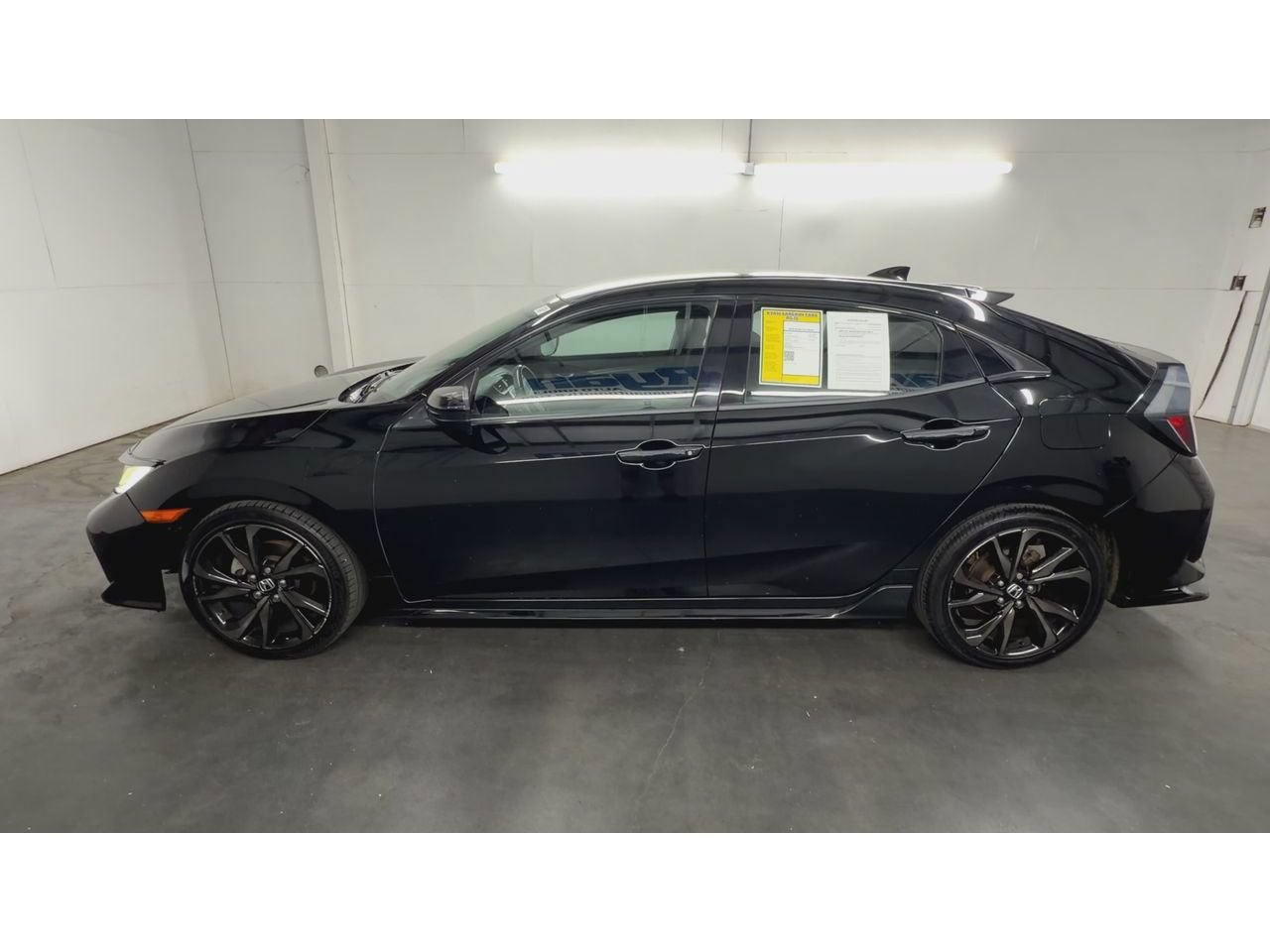 Used 2018 Honda Civic Sport image 5