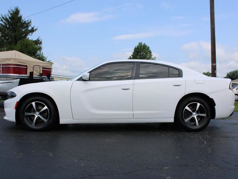 Used 2020 Dodge Charger SXT w/ Leather Interior Group RWD image 10