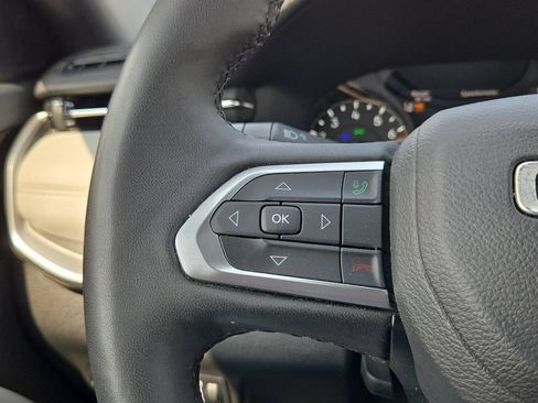 Used 2025 Jeep Compass Limited AWD/4WD image 20