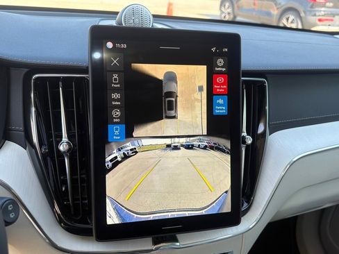 New 2026 Volvo XC60 B5 Ultra w/ Protection Package Premier image 25