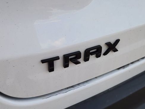 Used 2025 Chevrolet Trax RS w/ Driver Confidence Package FWD image 9