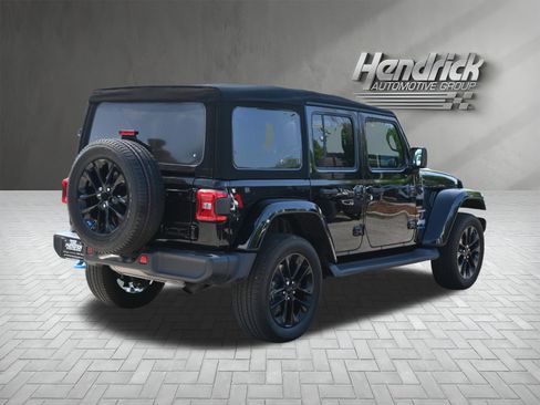 Used 2023 Jeep Wrangler Unlimited Sahara w/ Cold Weather Group AWD/4WD image 10