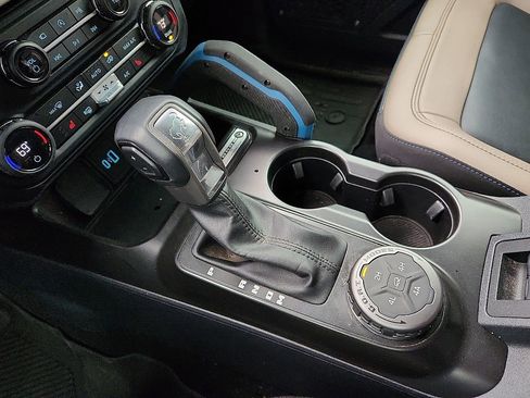 Used 2023 Ford Bronco Wildtrak image 12