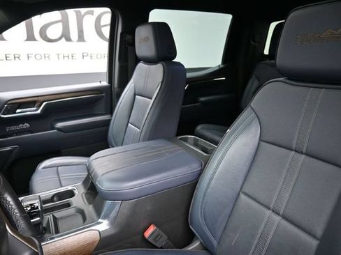 Used 2023 Chevrolet Silverado 1500 High Country w/ High Country Premium Package AWD/4WD image 10