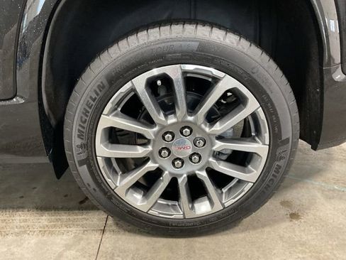 Used 2023 GMC Acadia Denali image 7