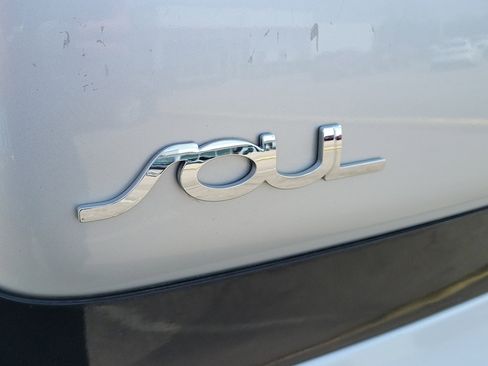 Used 2016 Kia Soul image 6